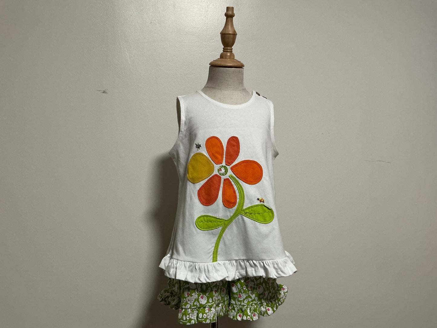 Girls Floral Appliqué Top & Ruffle Shorts Set