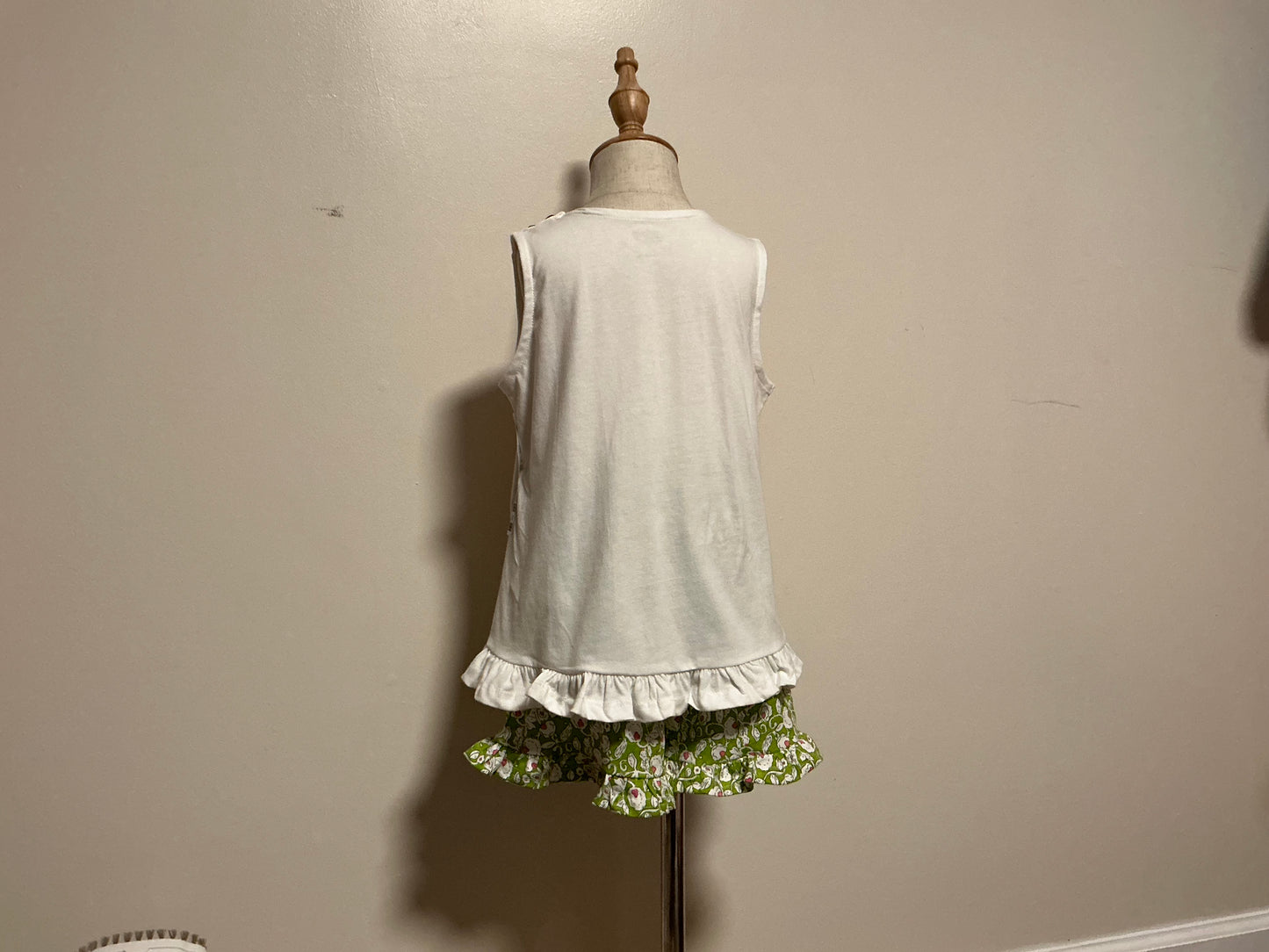 Girls Floral Appliqué Top & Ruffle Shorts Set