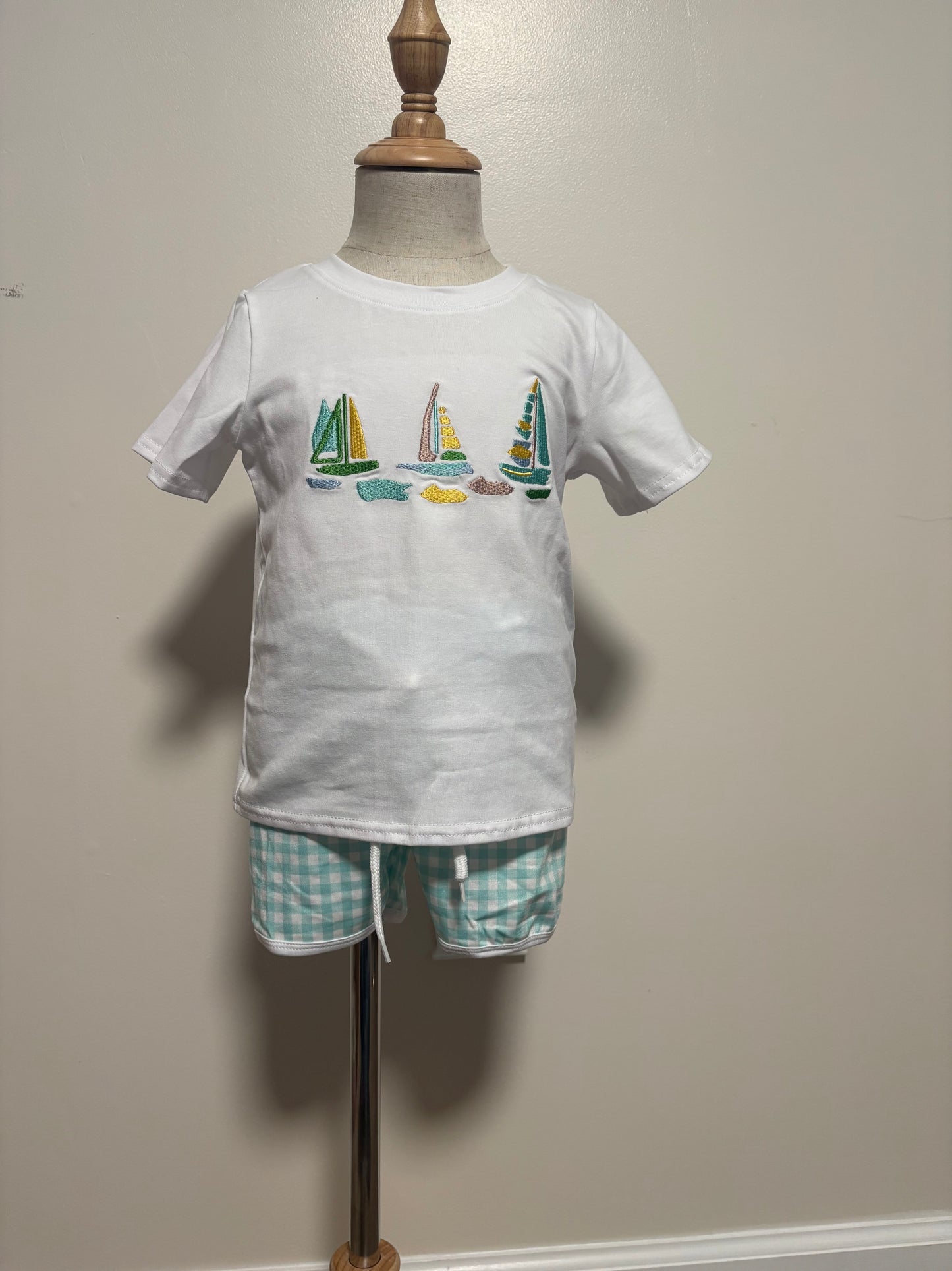 Boys White Sailboat Embroidery Shorts Set